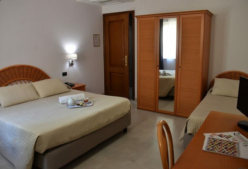 Pokój Standard Trzyosobowy, Corallo