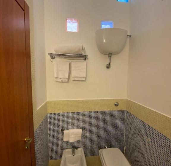 اتاق استاندارد چهار تخته, Europeo Napoli