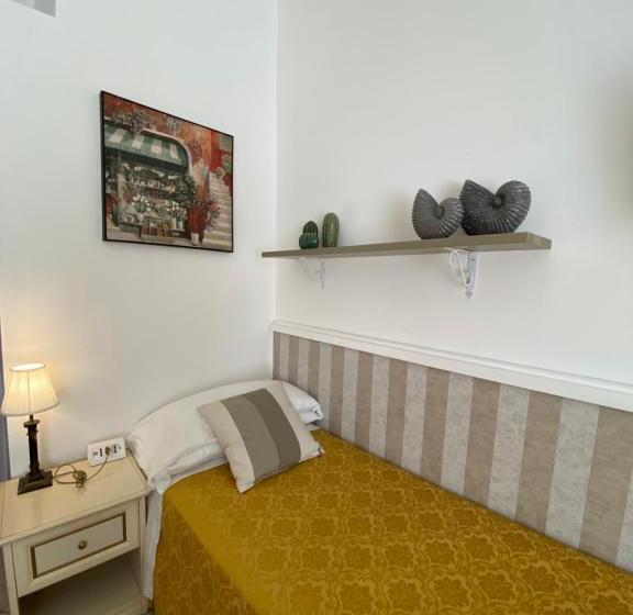 اتاق استاندارد چهار تخته, Europeo Napoli