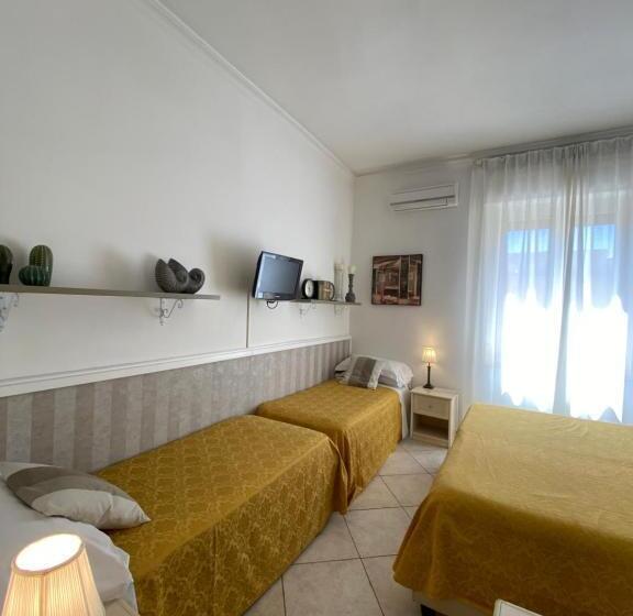 اتاق استاندارد چهار تخته, Europeo Napoli