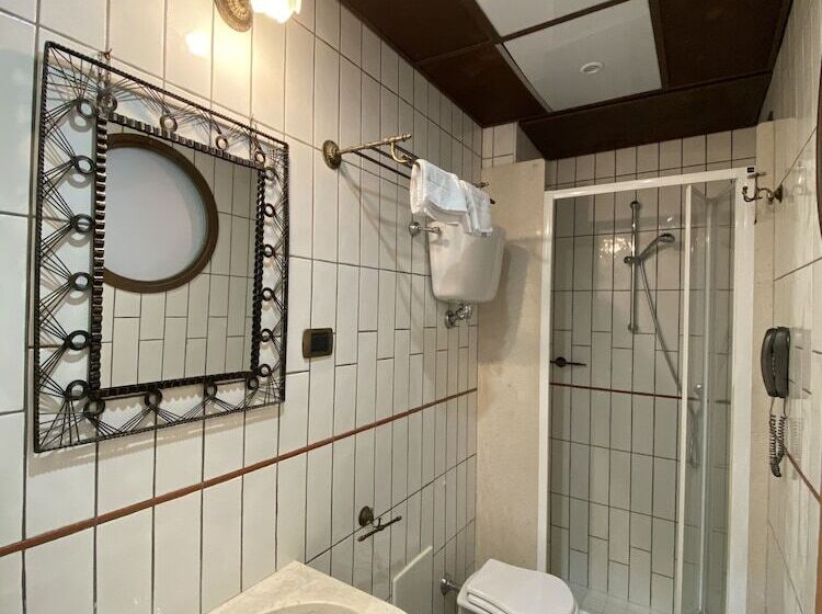 اتاق استاندارد, Europeo Napoli