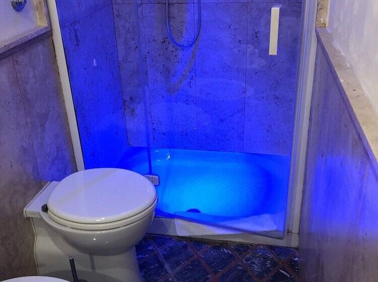 اتاق استاندارد سه نفره, Europeo Napoli