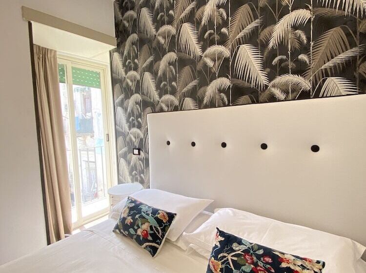 اتاق استاندارد سه نفره, Europeo Napoli