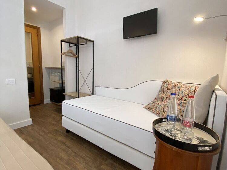 اتاق استاندارد سه نفره, Europeo Napoli