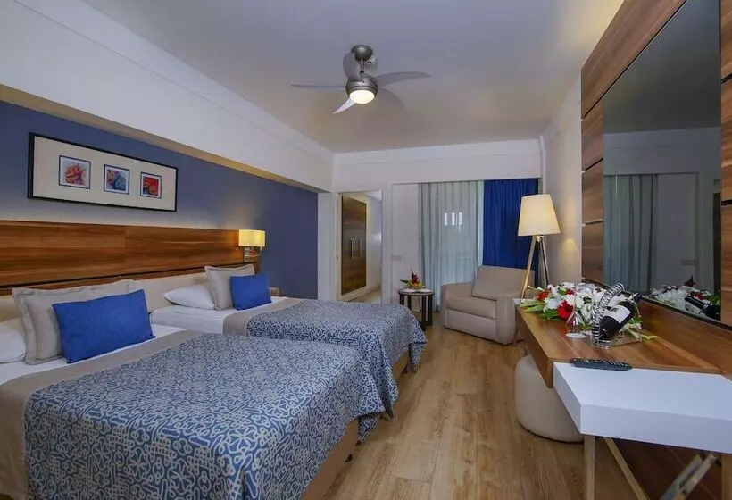 اتاق خانوادگی, Limak Atlantis Deluxe Hotel Belek