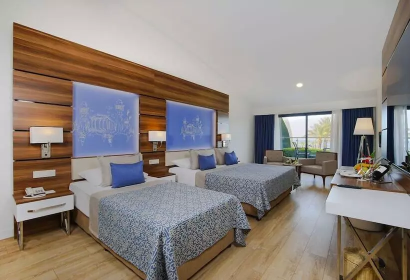 سوئیت با وان آب گرم, Limak Atlantis Deluxe Hotel Belek