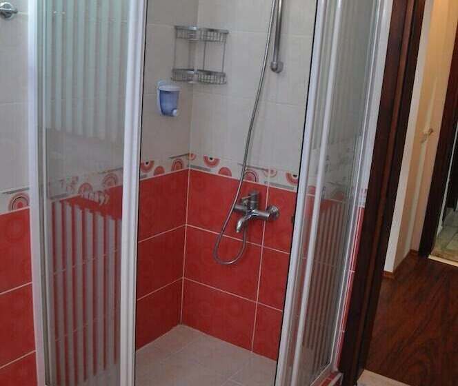 Camera Standard, Lunay