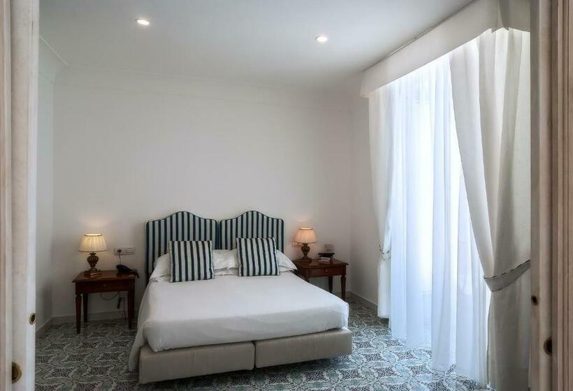 带大床的高级房间, Montemare