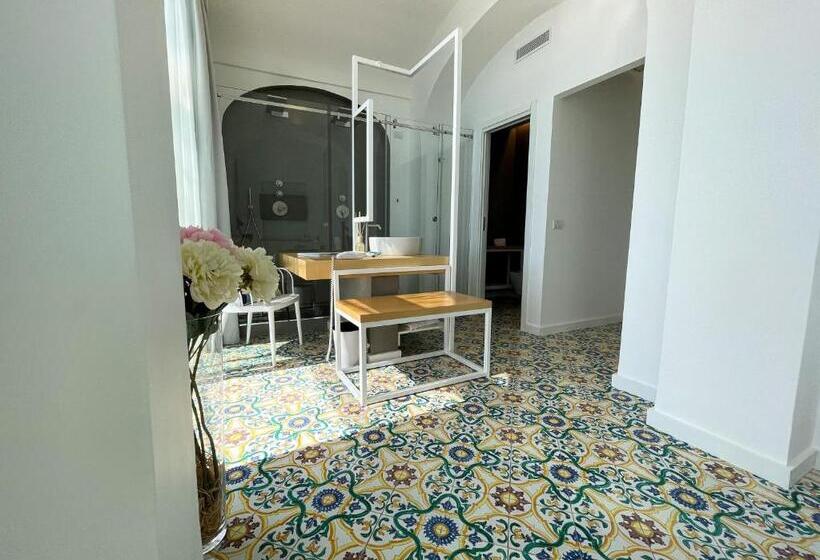 豪华套房, Montemare