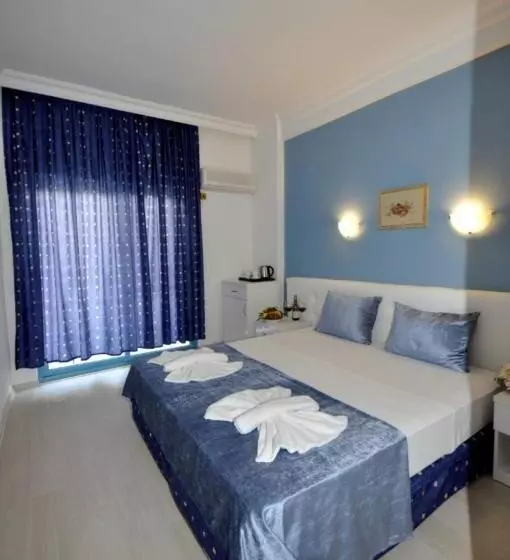 Perhehuone, Navy