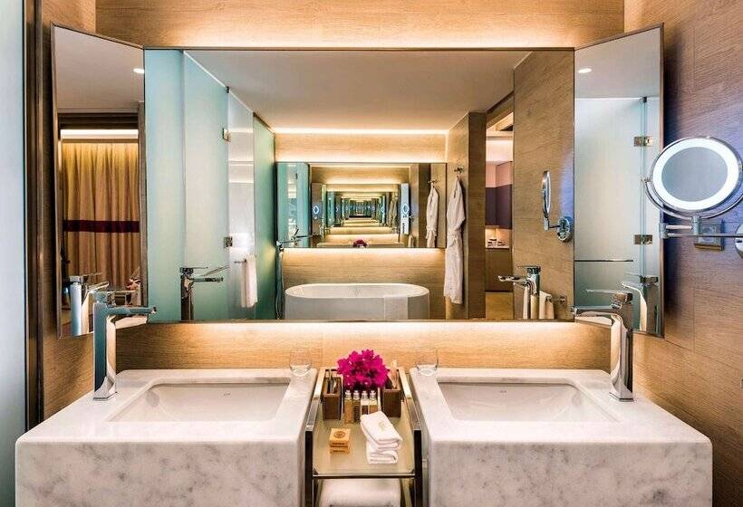 فيلا سوبيريور غرفة نوم واحدة, Rixos Premium Tekirova, The Land of Legends Access