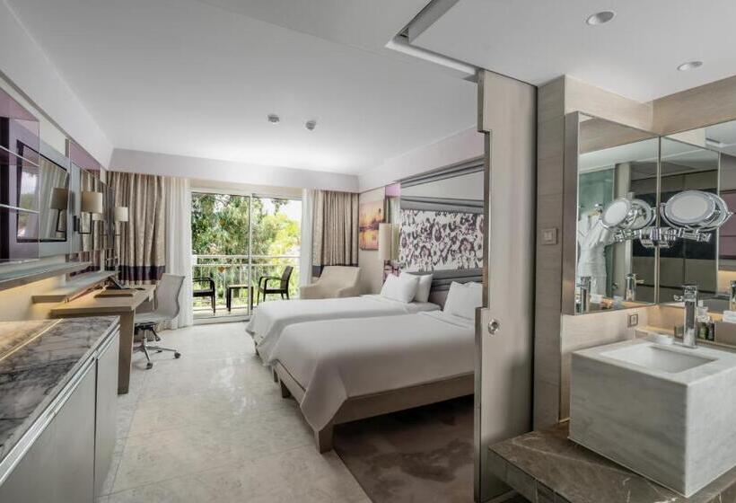 غرفة ديلوكس مطلّة علي البحر, Rixos Premium Tekirova, The Land of Legends Access