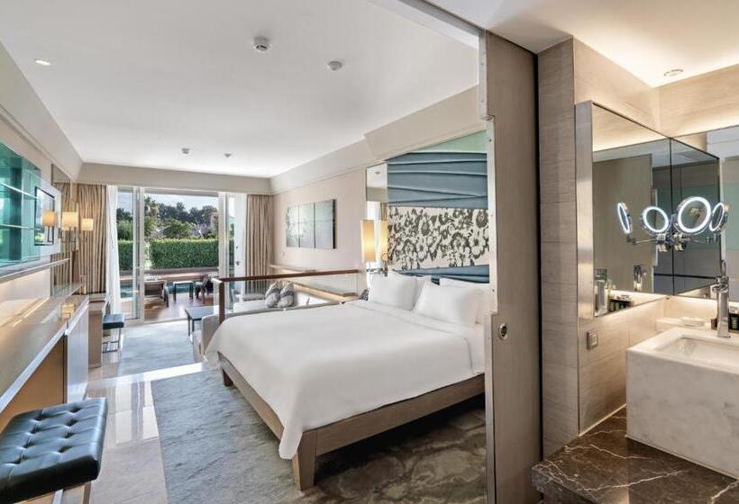 جناح مزود بحمام سباحة, Rixos Premium Tekirova, The Land of Legends Access