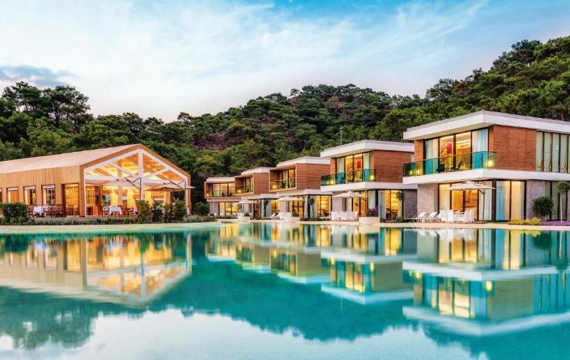 ‫فيلا غرفة نوم واحدة, Rixos Premium Tekirova, The Land of Legends Access