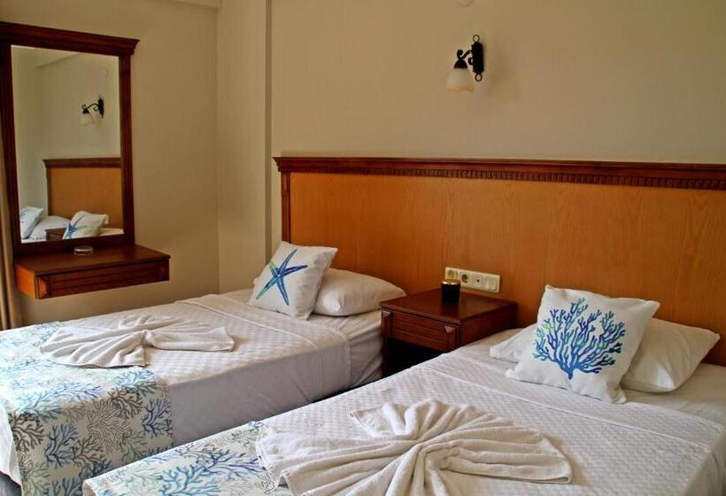 Студио Стандарт Вид на Сад, Rosy Suites