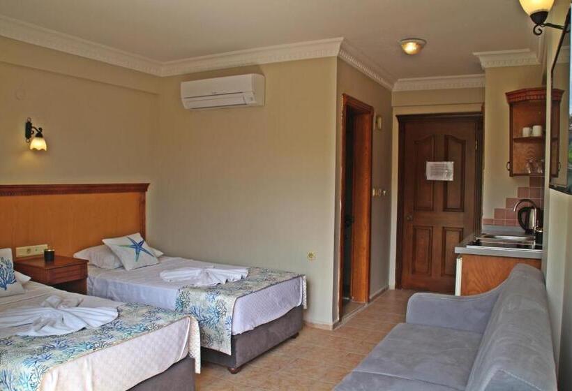 Студио Стандарт Вид на Сад, Rosy Suites