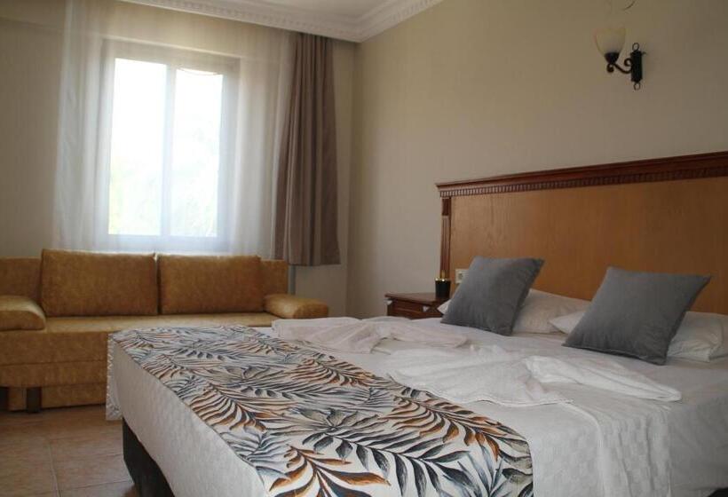 Люкс Вид на Сад, Rosy Suites