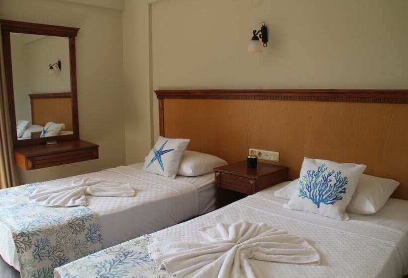 Студио Стандарт Вид на Сад, Rosy Suites