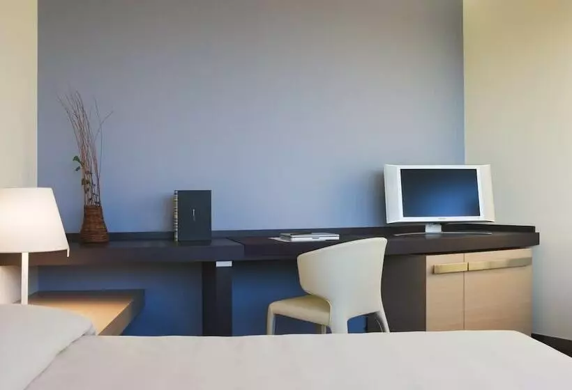اتاق لوکس, Unahotels T Hotel Cagliari