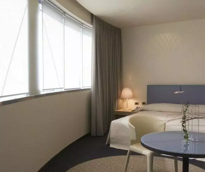 اتاق لوکس, Unahotels T Hotel Cagliari