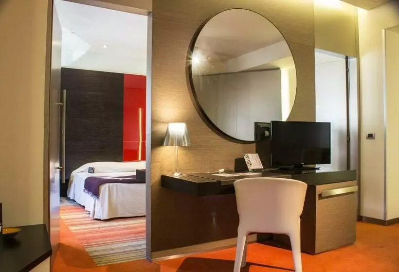 سوییت, Unahotels T Hotel Cagliari