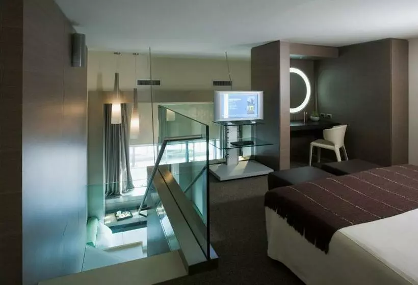 سوییت, Unahotels T Hotel Cagliari