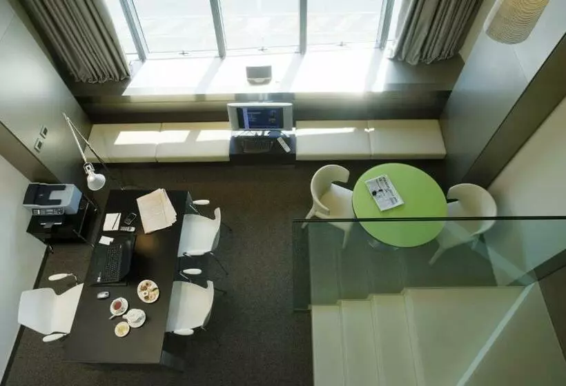 سوییت, Unahotels T Hotel Cagliari