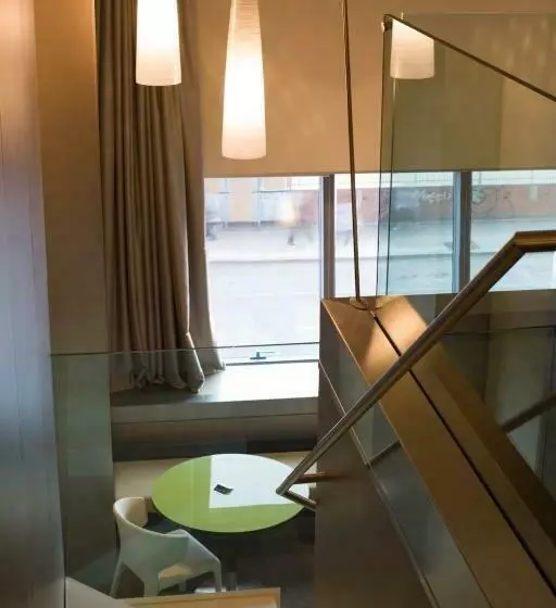 سوییت, Unahotels T Hotel Cagliari