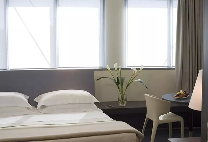 سوییت, Unahotels T Hotel Cagliari