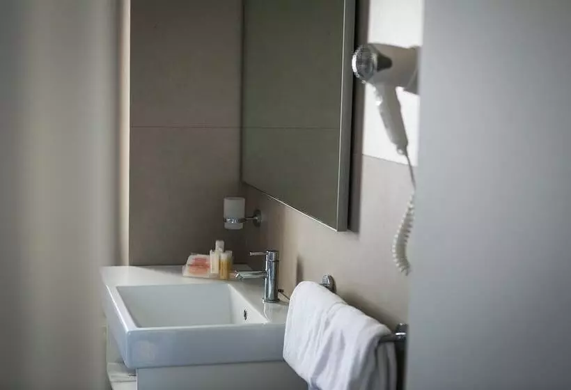 اتاق کلاسیک سه تخته, Yes Hotel Touring & Spa