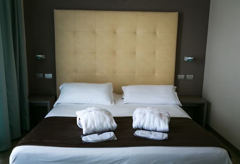 トリプルクラシックルーム, Yes Hotel Touring & Spa