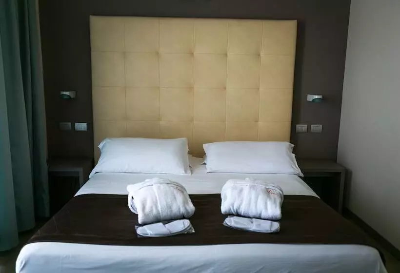 اتاق کلاسیک سه تخته, Yes Hotel Touring & Spa