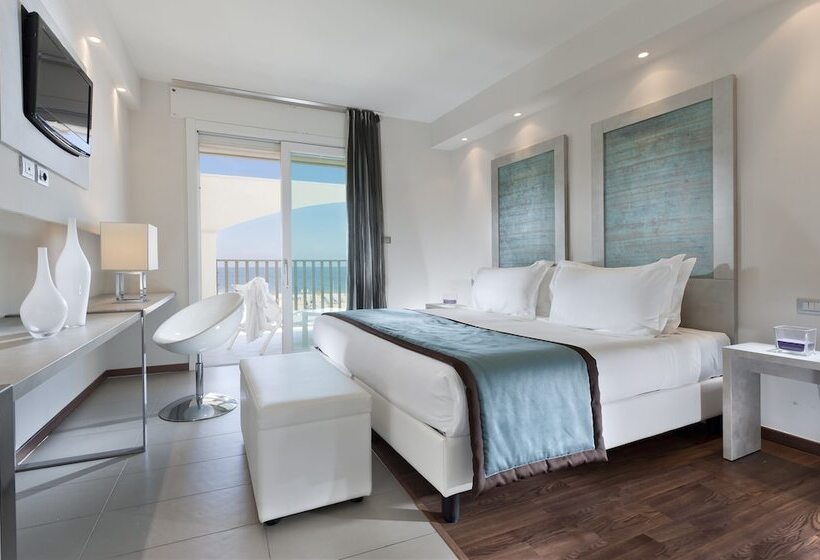 غرفة سوبيريور مطلّة علي البحر, Yes Hotel Touring & Spa