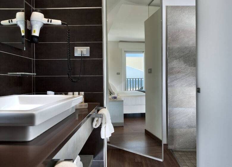 スーペリアトリプルルーム, Yes Hotel Touring & Spa