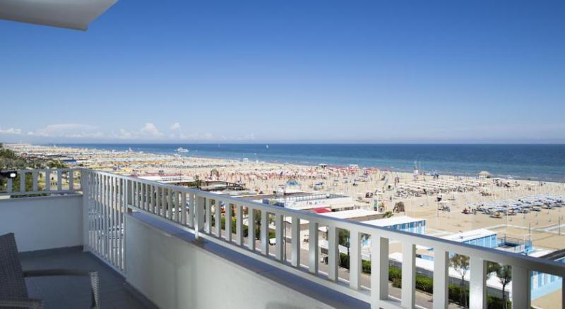 スーペリアトリプルルーム, Yes Hotel Touring & Spa