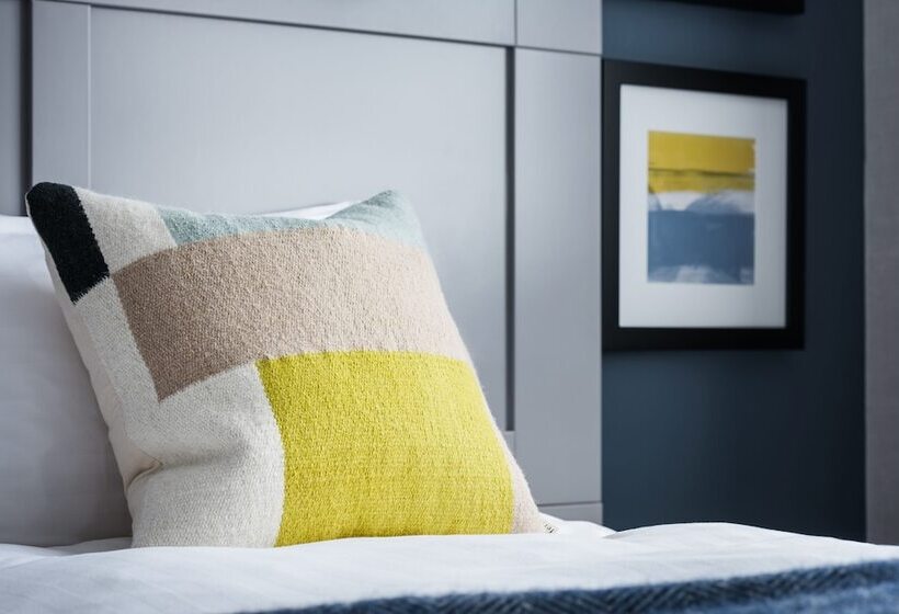 غرفة قياسية لذوى الاحتياجات الخاصة, Voco St. Johns Solihull, An Ihg