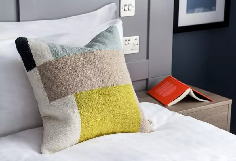 身障者適用スタンダードルーム, Voco St. Johns Solihull, An Ihg