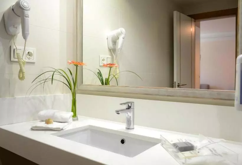 سوییت جونیور با چشم‌انداز استخر, Alua Suites Fuerteventura - All Inclusive