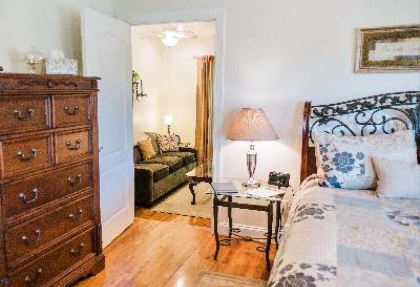 Четырехместный Номер Стандарт, A Mighty Oak B&b