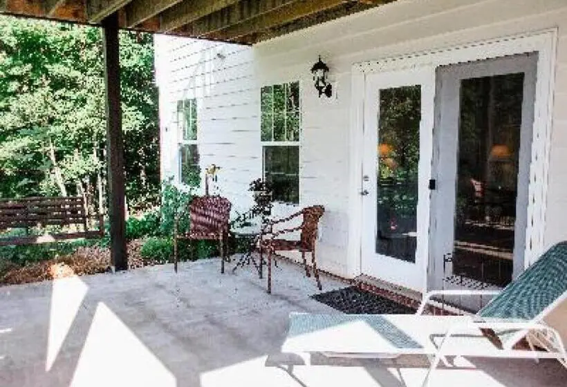 デラックスの４人部屋, A Mighty Oak B&b