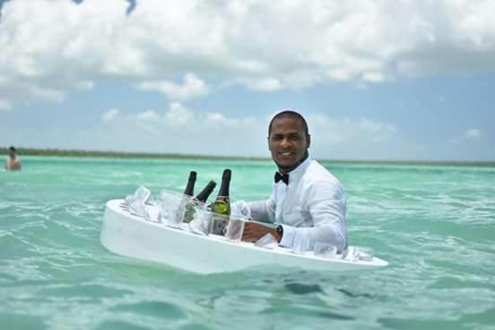 اتاق لوکس, Rolando Share Apart