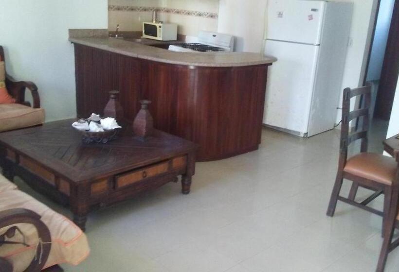 اتاق لوکس, Rolando Share Apart