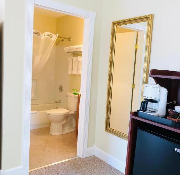 Lakosztály, The Caden