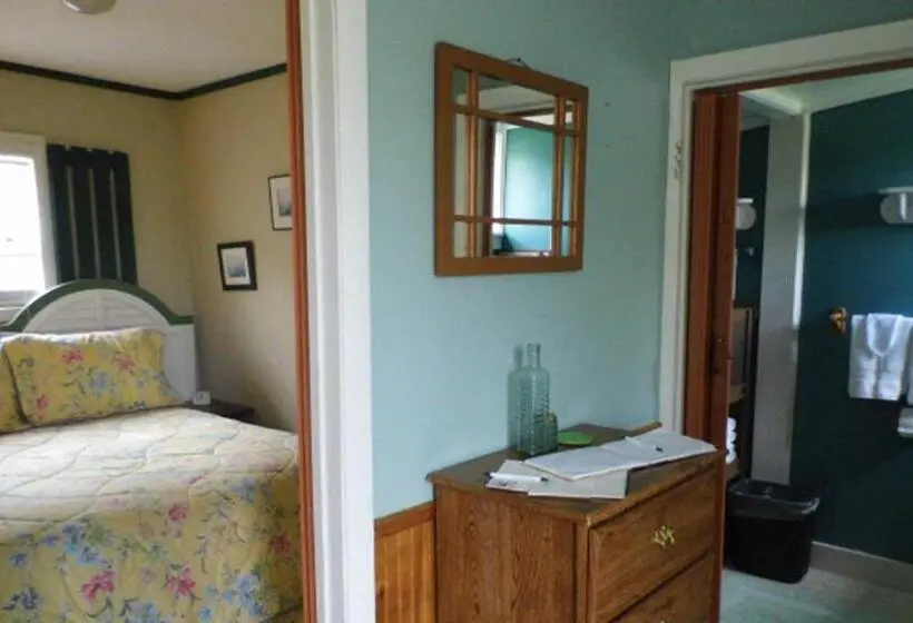 スタンダードスタジオ, Otter Creek Inn