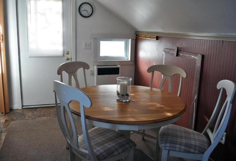 شقة غرفة واحدة, Otter Creek Inn