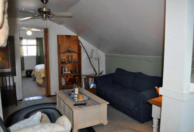 شقة غرفة واحدة, Otter Creek Inn