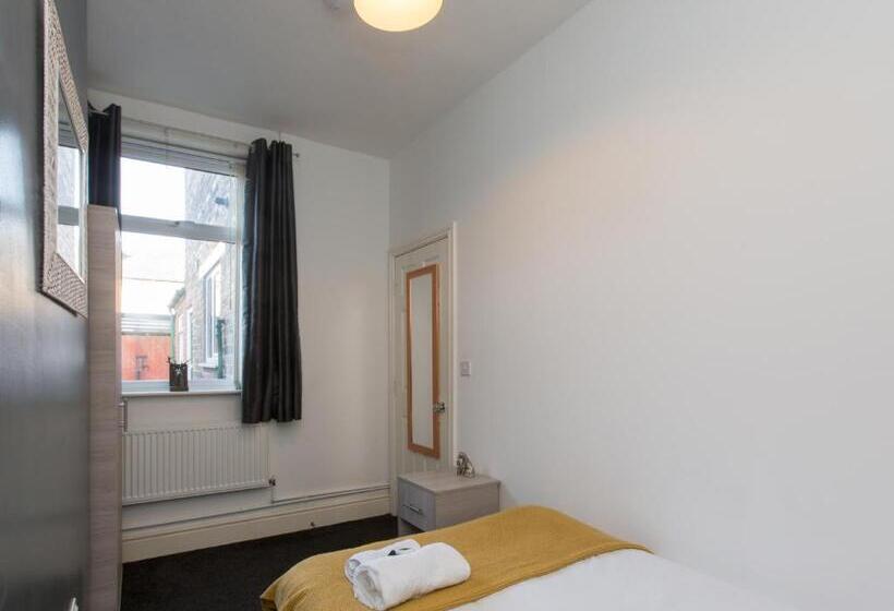 غرفة قياسية فردية حمام مشترك, Townhouse @ 83 Edleston Road Crewe