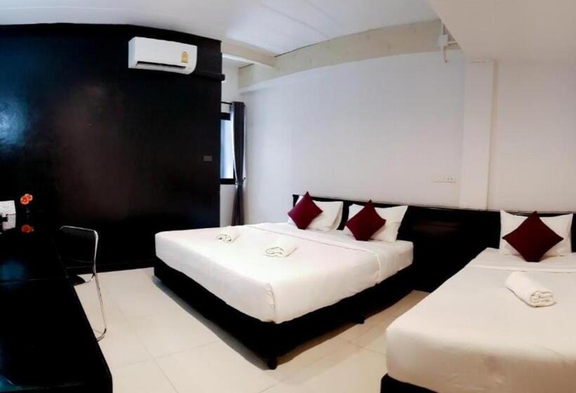 Трехместный Номер Deluxe, B Black Hotel Chonburi