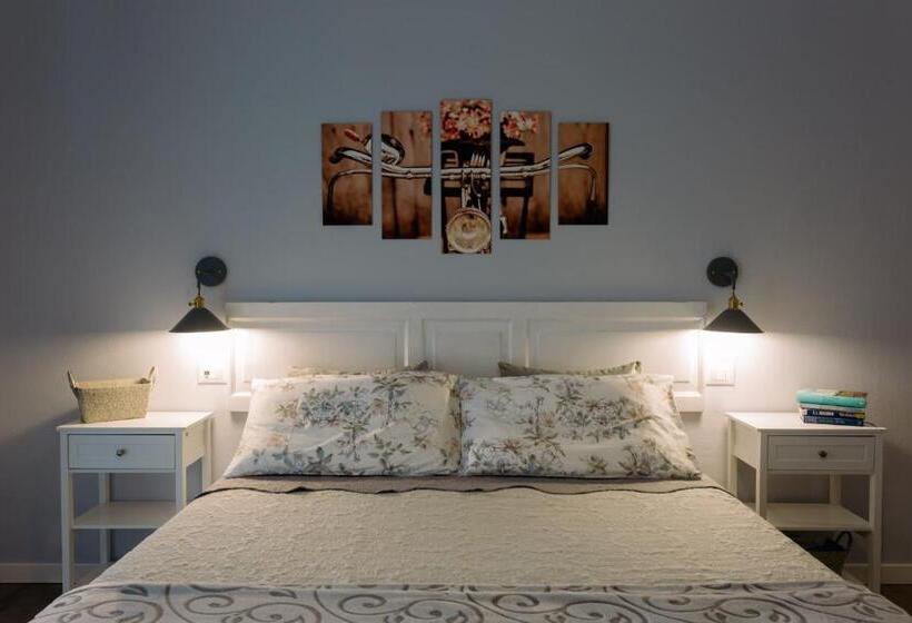 اتاق استاندارد با بالکن, La Bicicletta Rooms