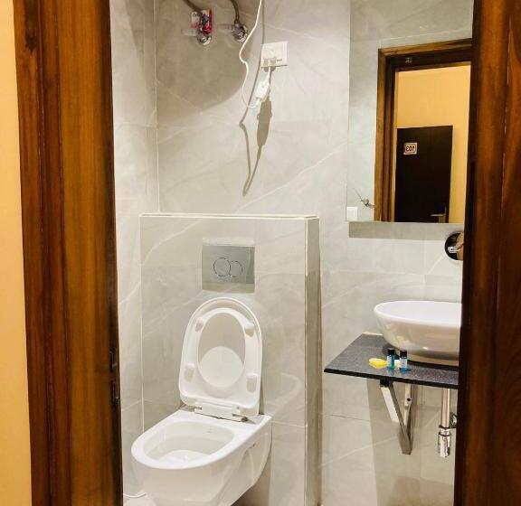 디럭스 룸 킹사이즈 침대, Aman Palace